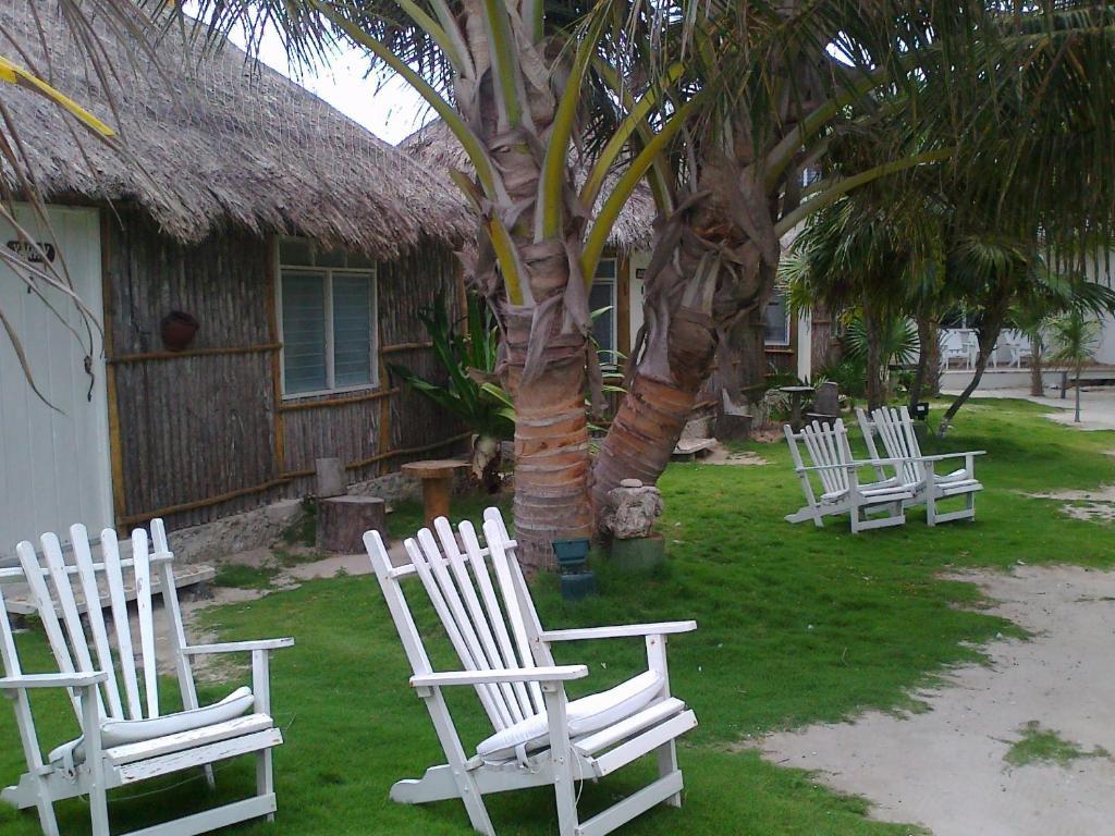 Las Cabanas Del Doctor Mahahual Exterior foto